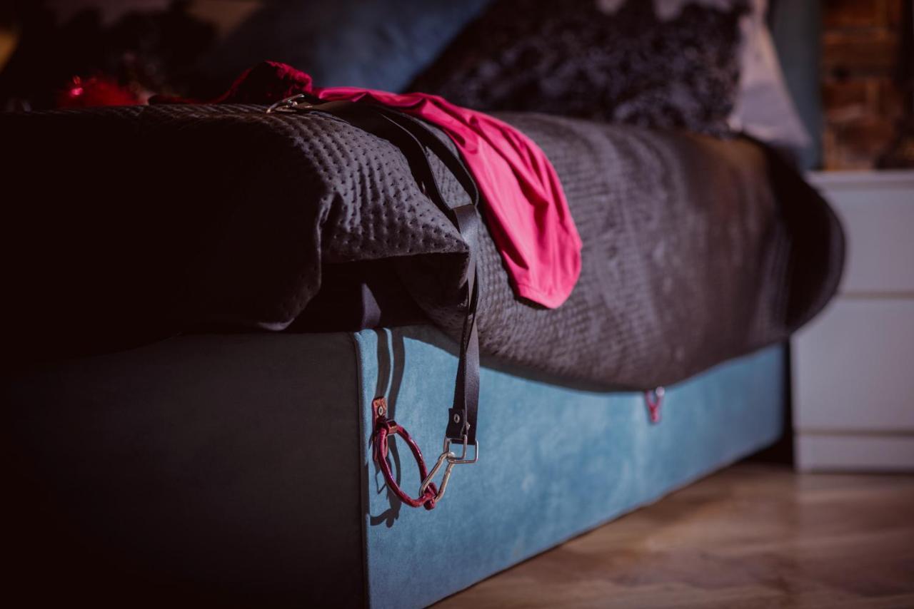 Apartament Dla Doroslych "Papierki Po Cukierkach" Люблин Экстерьер фото