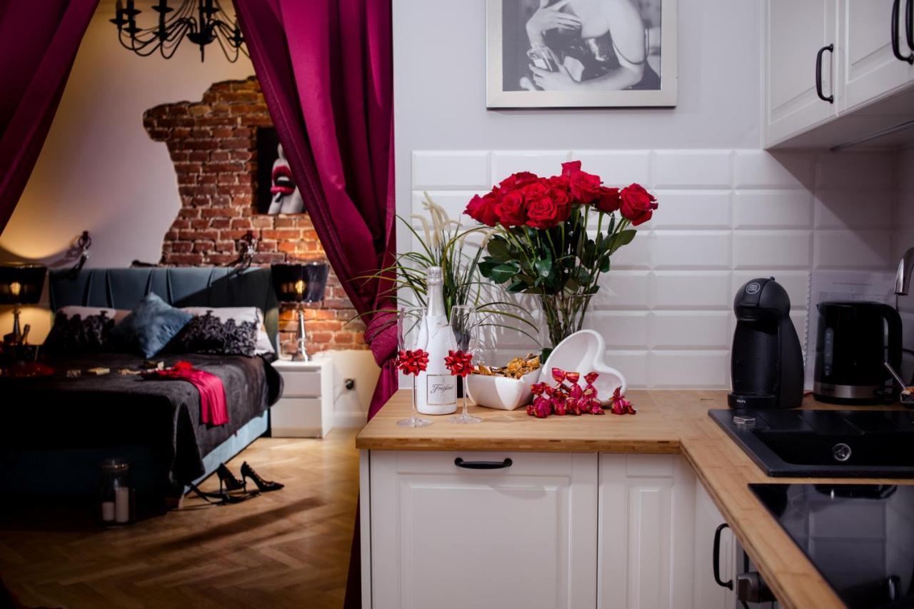 Apartament Dla Doroslych "Papierki Po Cukierkach" Люблин Экстерьер фото