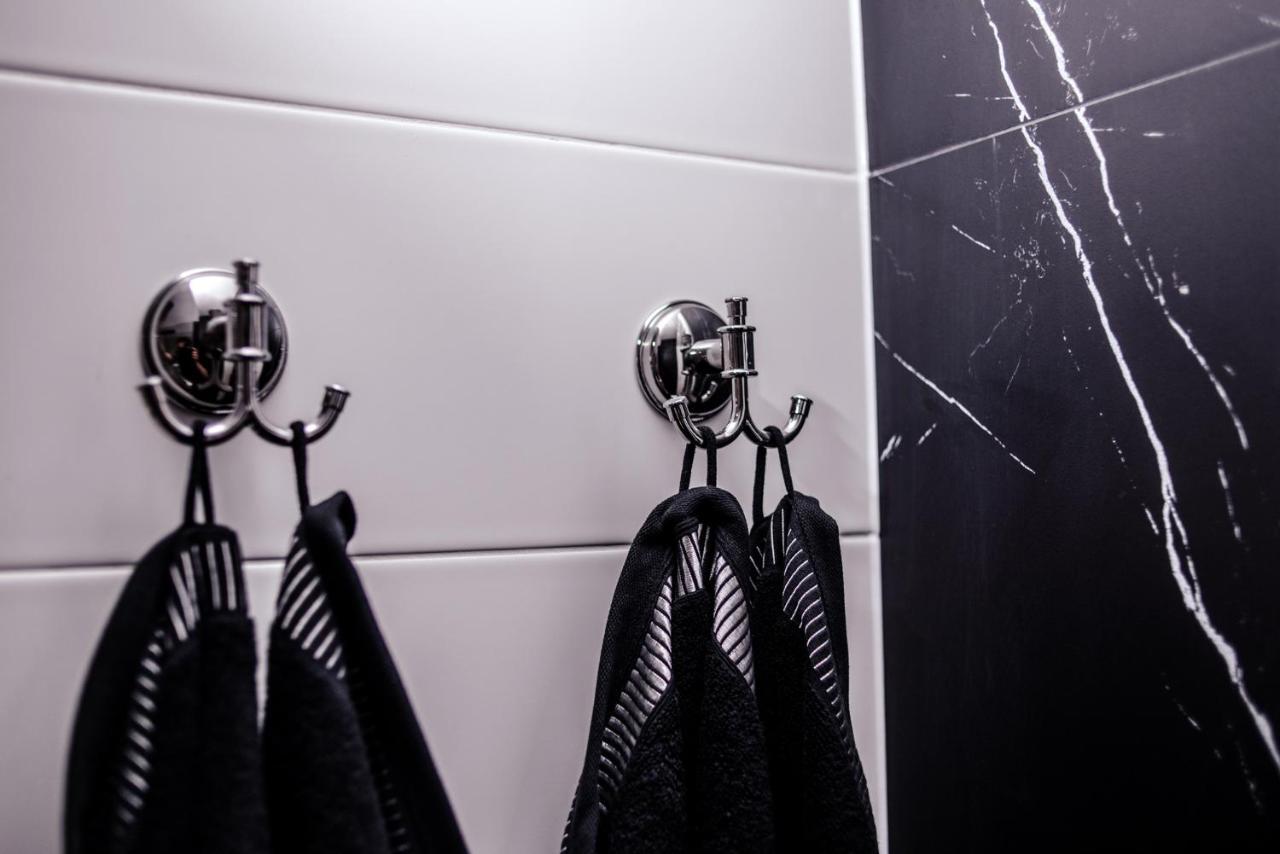 Apartament Dla Doroslych "Papierki Po Cukierkach" Люблин Экстерьер фото